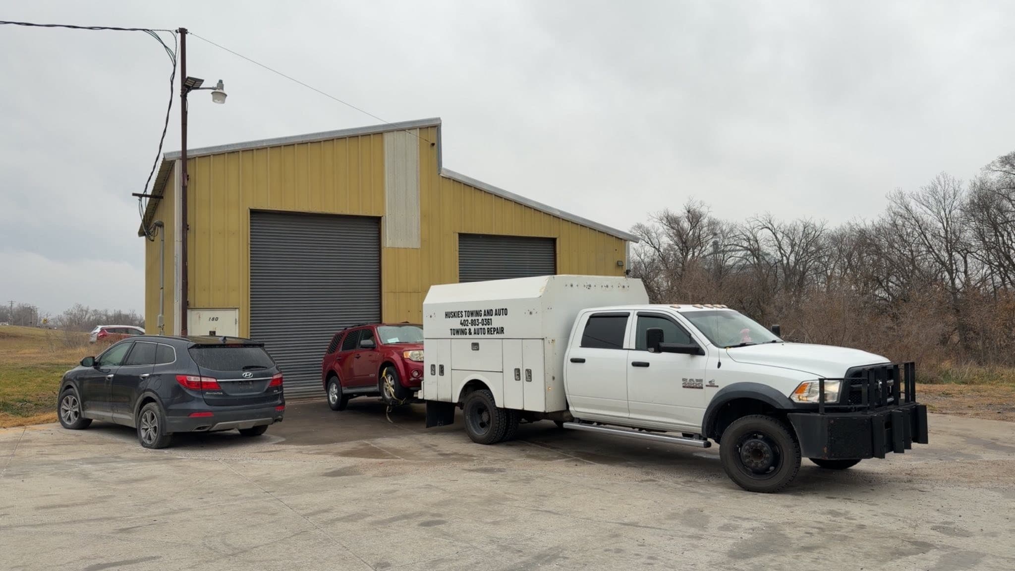 Huskies Towing & Auto service truck in Lincoln, Nebraska